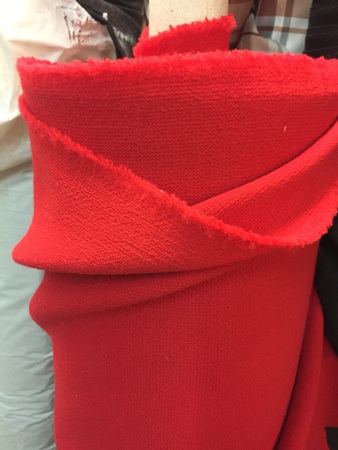 Takım elbise çift taraflı krep yün İtalya kırmızı haşhaş rengi yün% 100 mekanik streç 130 cm 300 g / m2,