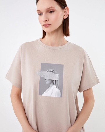 Футболки женские