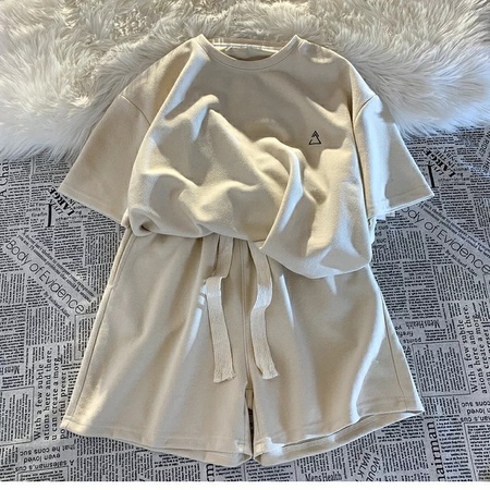 Женская спортивная одежда