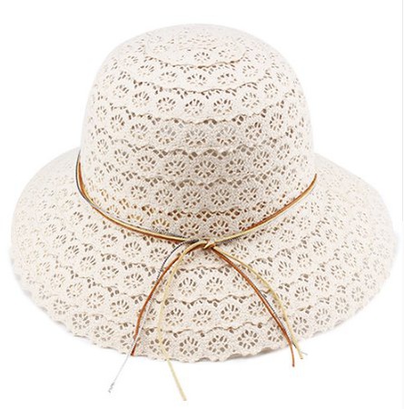 Küçük siperlikli bayan şapka