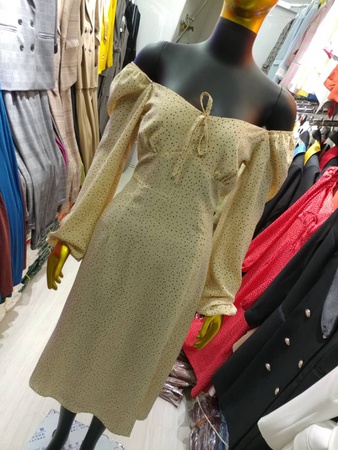 Красивые, Нежные платья в цветочек, однотонные, стильно и со вкусом.