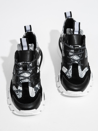 时尚的手工皮革女士运动鞋MADE IN EUROPE