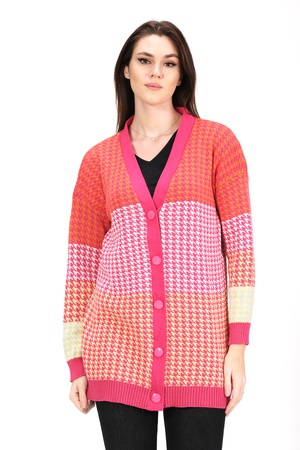 Красочный вязаный кардиган с узором "лом"