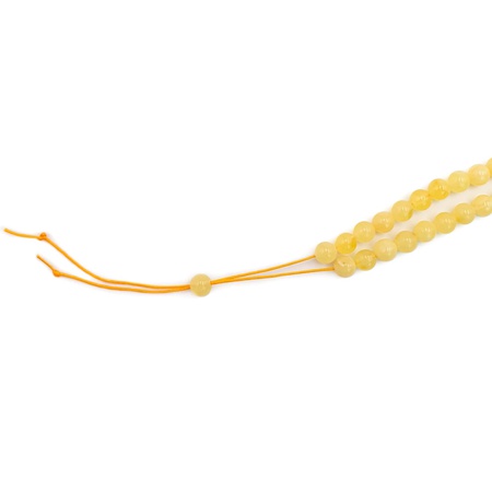 Amberden bir kolye ile kolye