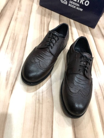 Genuine leather shoes