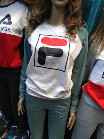 Женская спортивная одежда