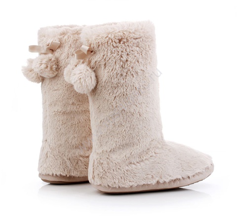 Ugg boots with plush pom-poms L-105