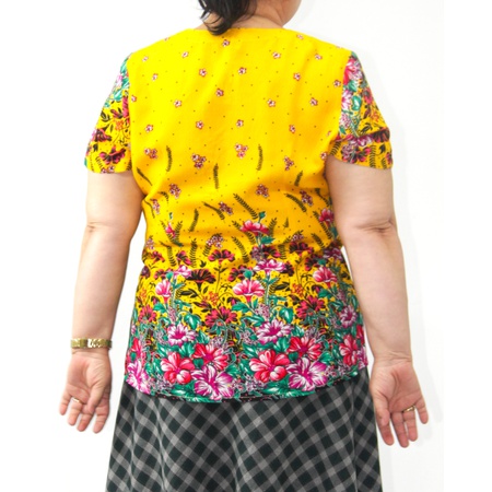 İnci düğmeli yazlık bluz