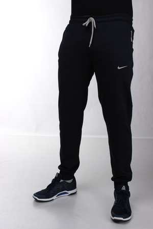 Мужские спортивные брюки на манжете.