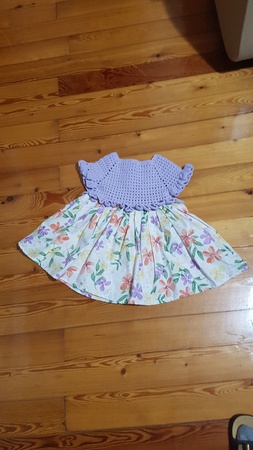 Cocuk el yapımı orgu ve kumas elbise