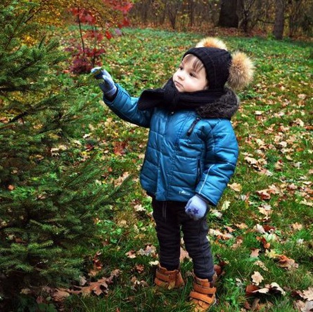 Детский комплект: шапка с двумя помпонами + шарф