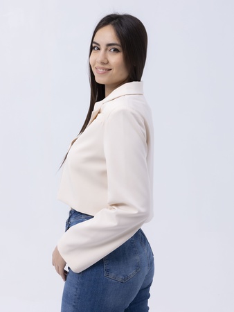 Укороченный пиджак женский тренд 2023/24