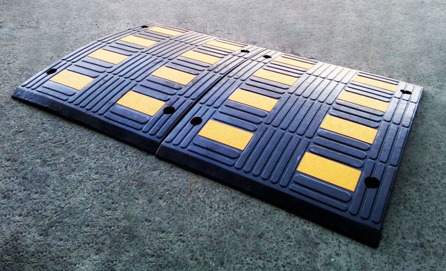 Лежачий полицейский ЛП650 (650х500х52мм)