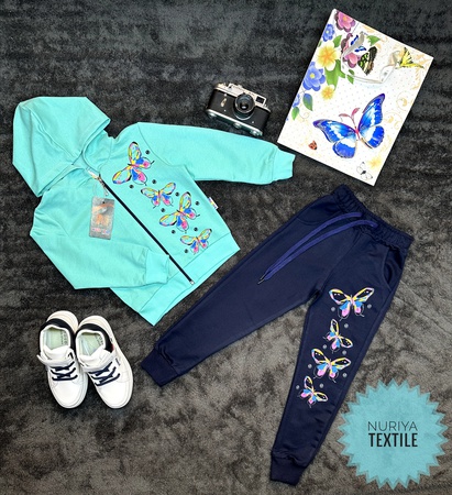 Sports suit for girls