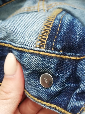 Джинсы  LEVIS