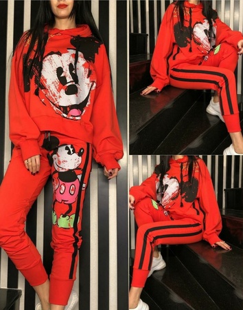 Спортивные костюмы