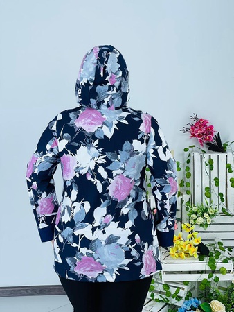 Лёгкие женские ветровки