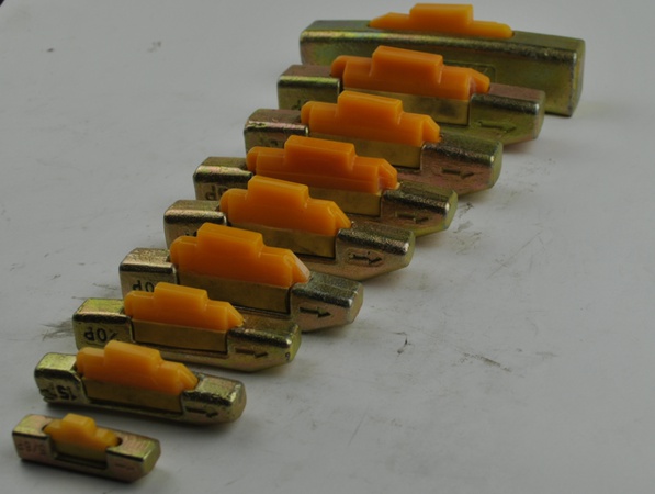 Зубчатые штифты и фиксатор ковша Volvo