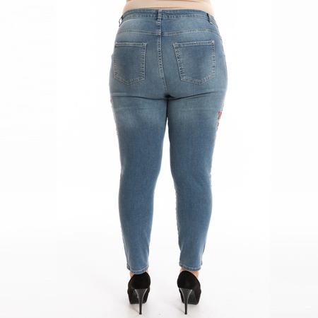 Büyük Beden Nakış Detaylı Kot