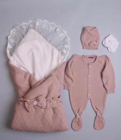 Конверты на выписку новорожденного