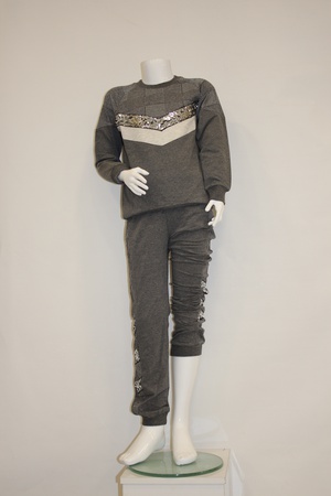 PULLU EŞOFMAN TAKIM