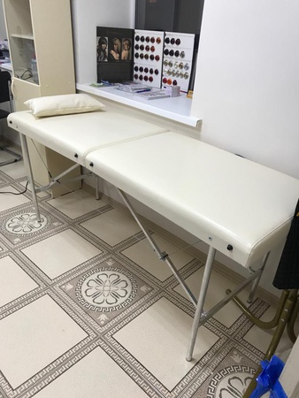 Кушетки, массажные столы.