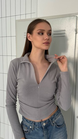 Лонгслив с потайным замком