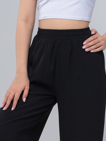 Kadın pantolonları