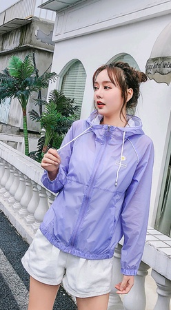 женская ветровка