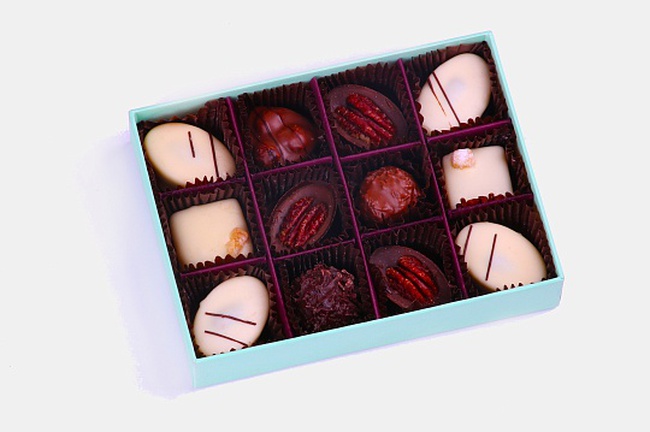 مجموعة من 12 قطعة حلوى