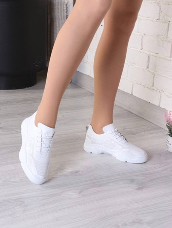 Кроссовки женские из кожи