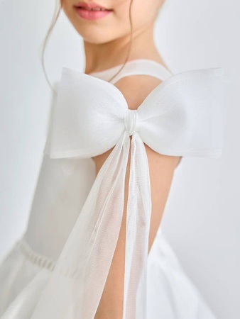 Платье нарядное с пышной атласной юбкой и бантами на плечах