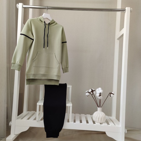 2. Kanguru cepli çocuk spor kıyafeti (2-Çocuk spor kıyafeti)