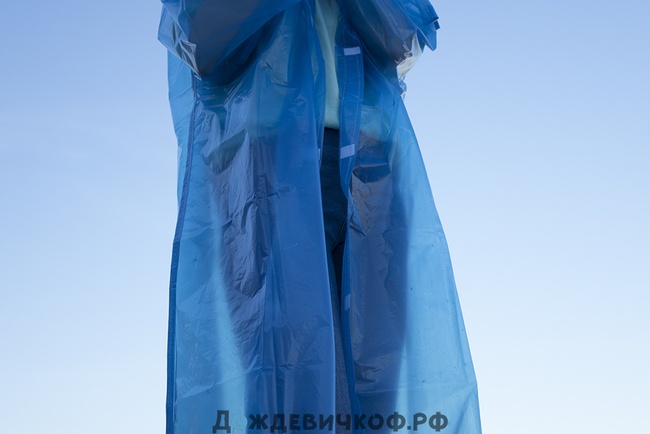 Плотный дождевик на липучках шитый