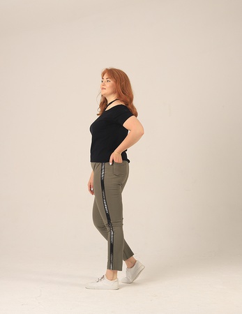 Брюки с лампасами из страз