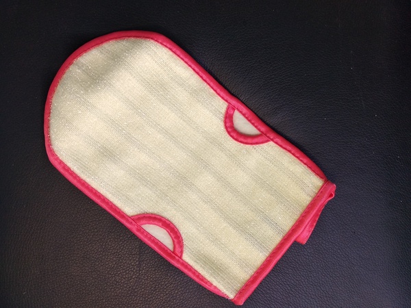 ВАРЕЖКА-СКРАБ "КОКОСОВАЯ" ДЛЯ ЛИЦА И ТЕЛА