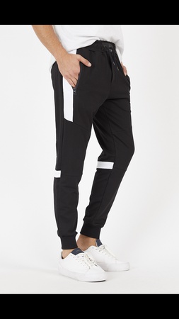 Fermuar cepli beyaz şerit ve parça detaylı şık eşofman altı