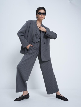 Деловой костюм-тройка П-116