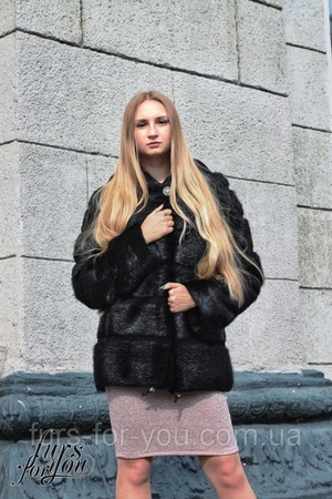 Kesilmiş nutria&#39;dan kürk manto &quot;Auto-lady&quot;