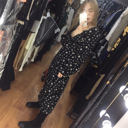 Красивые, Нежные платья в цветочек, однотонные, стильно и со вкусом.