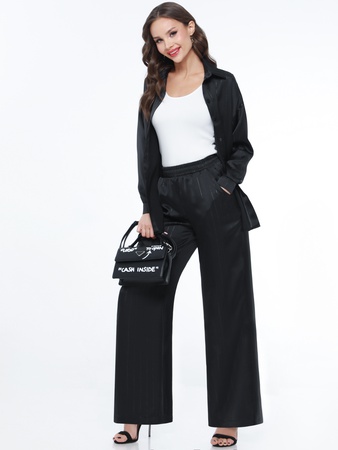 İki parçalı ipek takım elbise