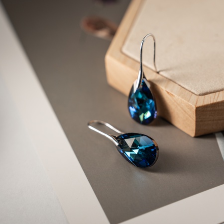 Украшения с камнями Swarovski