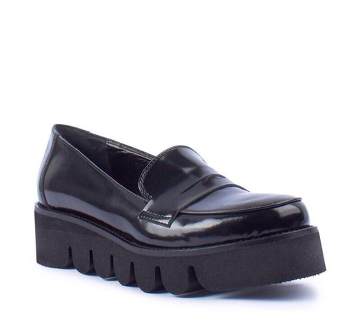 Siyah tabanlı cilalı mokasen