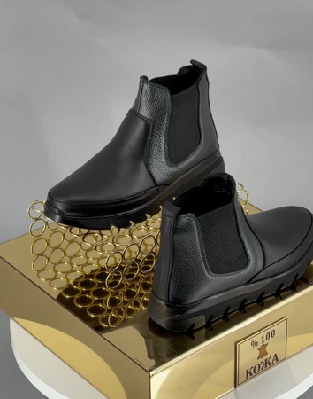 Women's leather shoes