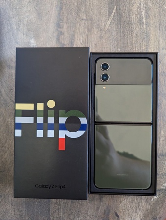 Samsung Galaxy Z Flip4
