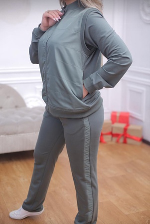 Женские спортивки и платья