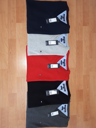 T-shirt, Gömlek, bikini, triko, Kazak, ceket ve diğer tekstil ürünleri.