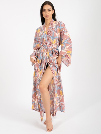 Bornoz kadın plajında ​​koku