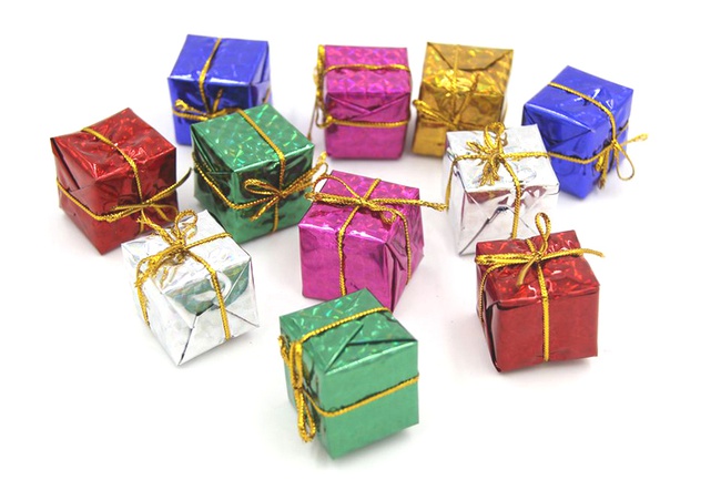 Елочное украшение "Подарочные коробки"