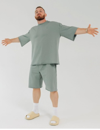 Sweatshirtler, kapüşonlular, joggers, tişörtler, şortlar